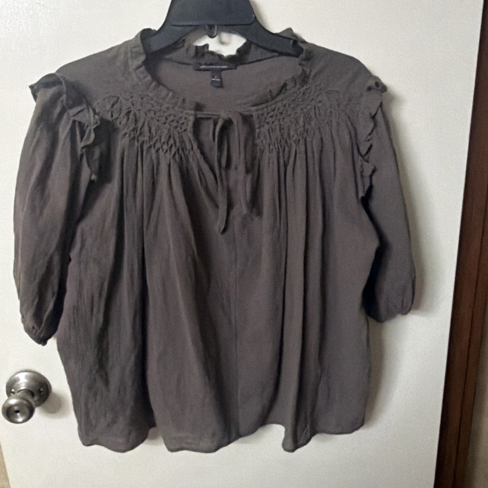 Grade & Gather Top Short Sleeve V Neck Ruffled Neckline Gray Top with Tie Size S